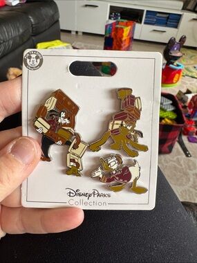 Disney Walt Disney World, Hollywood Studios, Tower of terror pin set NWT